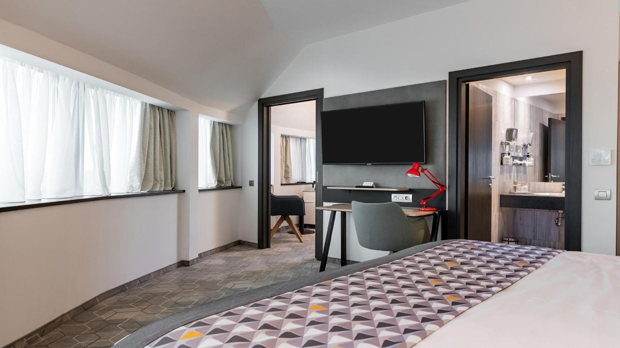 Holiday Inn Bucharest - Times, An Ihg Hotel Zewnętrze zdjęcie